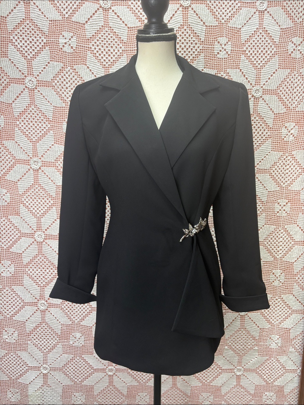 Vintage Black Evening Blazer Rhinestone Floral Clasp Size 6